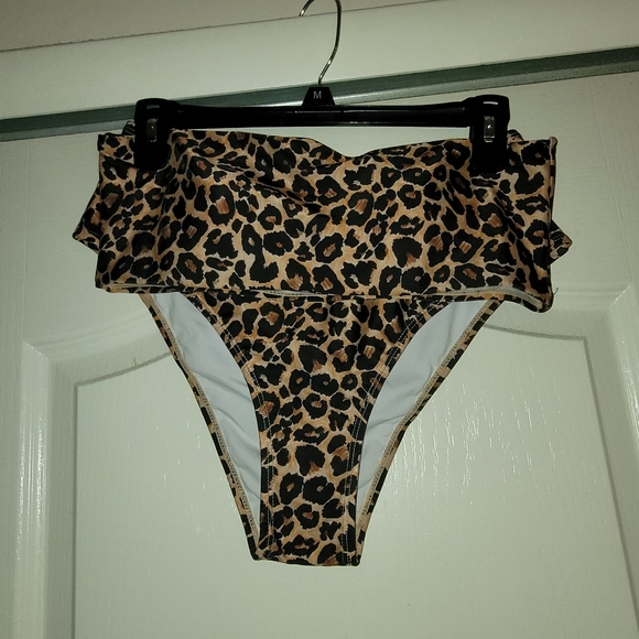 Leopard print two piece swimsuit - Picture 1 of 1